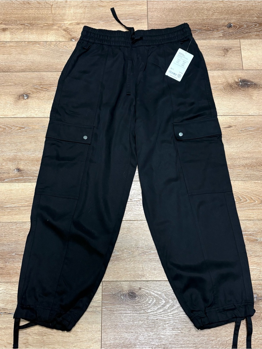 Athleta Celestial High Rise Utility Cargo Pants Women Medium Black Casual Travel